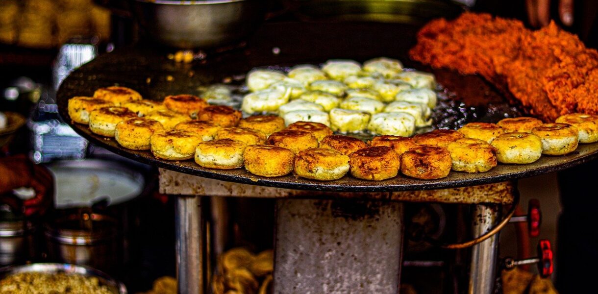 5 Popular Banarasi Street Foods You Should Not Miss