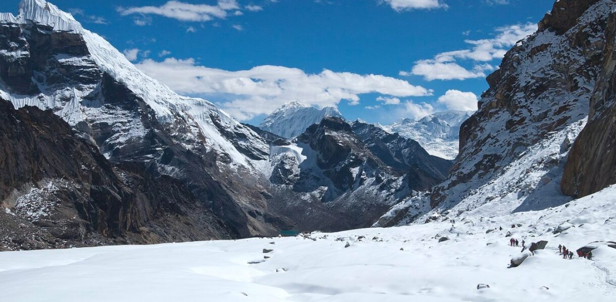 Get Set Globe Discover Prayagraj_ Journey Through the Himalayas_ Discovering Nepal's Natural Wonders-Banner
